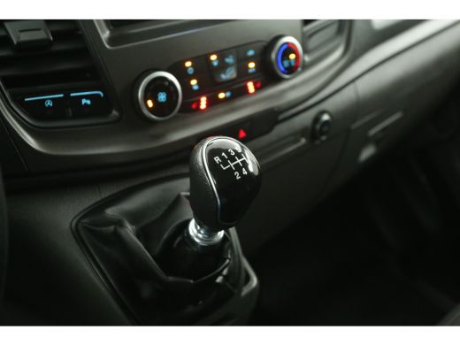 Ford Transit Custom 2.0 TDCI L1H1 Airco Cruise Camera Navigatie 3 Persoons PDC LED Elektrpakket Trekhaak ActivLease financial lease