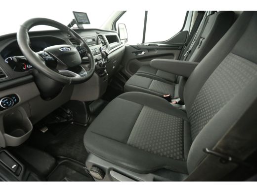 Ford Transit Custom 2.0 TDCI L1H1 Airco Cruise Camera Navigatie 3 Persoons PDC LED Elektrpakket Trekhaak ActivLease financial lease