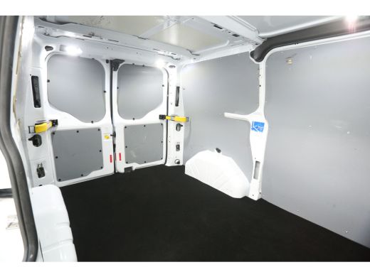 Ford Transit Custom 2.0 TDCI L1H1 Airco Cruise Camera Navigatie 3 Persoons PDC LED Elektrpakket Trekhaak ActivLease financial lease