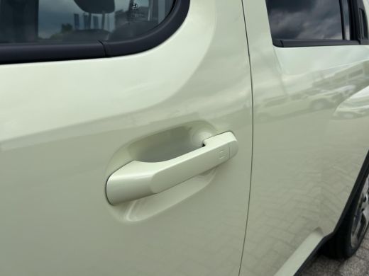 Hyundai Inster Evolve 49 kWh | Achteruitrijcamera | Adaptieve Cruise Control | Stoelverwarming | Stuurwielverwar... ActivLease financial lease