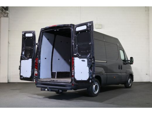 Iveco Daily 35S16 Hi-Matic Automaat Airco Navigatie 3.5T Trekhaak ActivLease financial lease