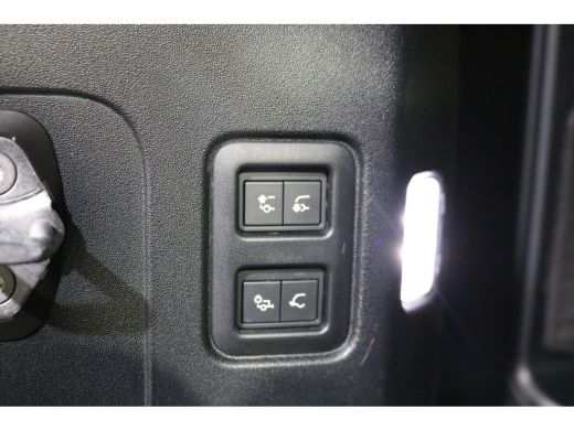 Land Rover Defender 3.0 D300 110 MHEV S Grijs Kenteken BPM Vrij ActivLease financial lease