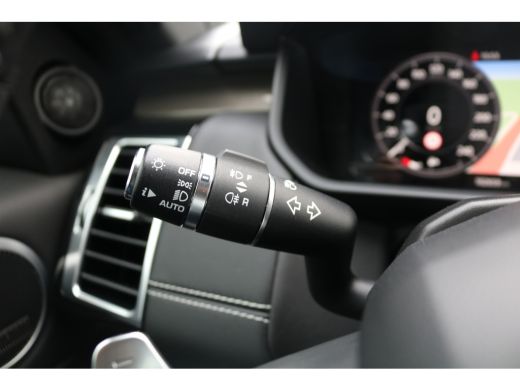 Land Rover Discovery 3.0 Td6 HSE Black Line Grijs Kenteken BPM vrij ActivLease financial lease