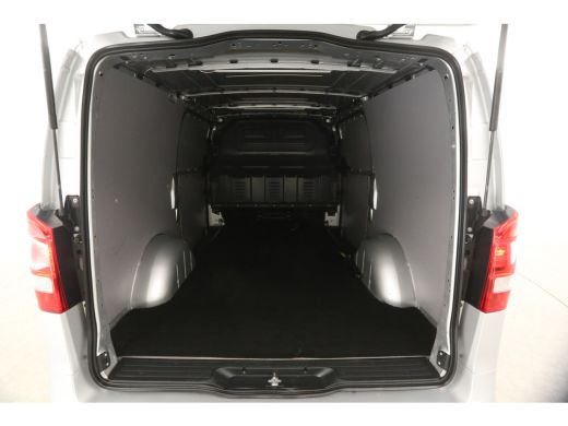 Mercedes Vito 114 CDI Lang 136PK Automaat Airco Cruise 3 Persoons 2xSchuifdeur 18''LMV Trekhaak ActivLease financial lease