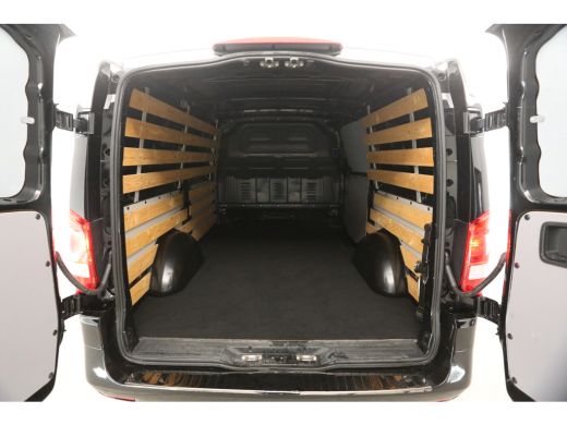 Mercedes Vito 114 CDI Lang Automaat Airco Camera Carplay Cruise Leder 3 Persoons Elektrpakket Sidebars ActivLease financial lease