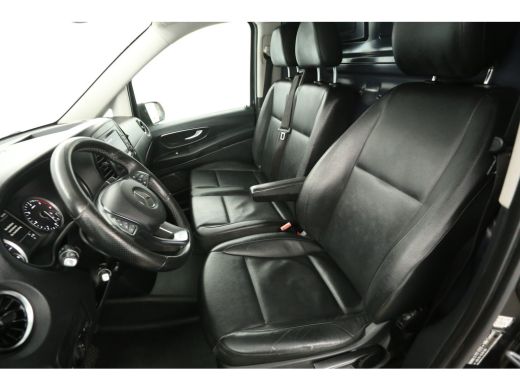 Mercedes Vito 114 CDI Lang Automaat Airco Camera Cruise Carplay Navi Trekhaak 18''LMV Leder 3 Persoons Stoelverw. ActivLease financial lease