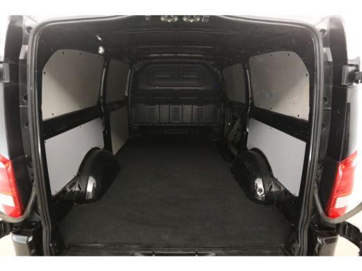 Mercedes Vito 114 CDI Lang Automaat Airco Camera Cruise Carplay Navi Trekhaak 18''LMV Leder 3 Persoons Stoelverw. ActivLease financial lease