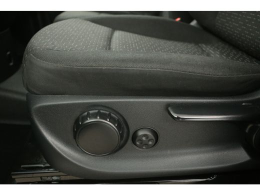 Mercedes Vito 114 CDI Lang Automaat Airco Cruise Camera Navi 3 Persoons Stoelverw. Elektrpakket Trekhaak ActivLease financial lease