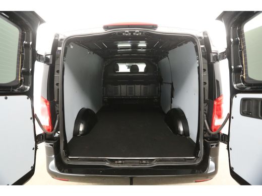 Mercedes Vito 119 CDI Lang 191PK Automaat Airco Camera Carplay Cruise Navi 18''LMV 3 Persoons PDC Trekhaak ActivLease financial lease