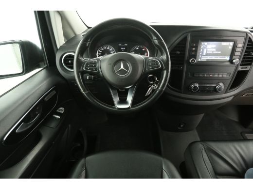 Mercedes Vito 119 CDI Lang 191PK Automaat Airco Camera Carplay Cruise Navi 18''LMV 3 Persoons PDC Trekhaak ActivLease financial lease