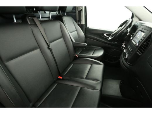 Mercedes Vito 119 CDI Lang 191PK Automaat Airco Camera Carplay Cruise Navi 18''LMV 3 Persoons PDC Trekhaak ActivLease financial lease