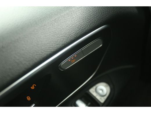 Mercedes Vito 119 CDI Lang 191PK Automaat Clima Camera Cruise Navi PDC 18"LMV Leder Stoelverw. Trekhaak ActivLease financial lease
