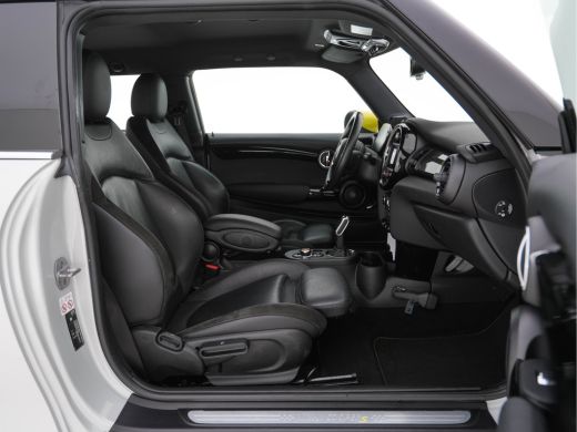 Mini Mini Electric Charged 33 kWh [ 3-Fase ] (INCL-BTW) *HEAD-UP | HARMAN/KARDON-AUDIO | LEATHER-ALCANTARA | MATRIX-... ActivLease financial lease