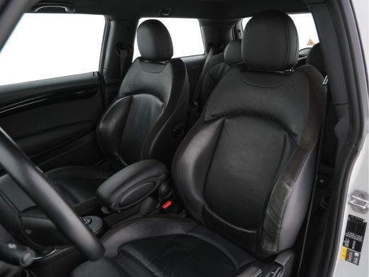 Mini Mini Electric Charged 33 kWh [ 3-Fase ] (INCL-BTW) *HEAD-UP | HARMAN/KARDON-AUDIO | LEATHER-ALCANTARA | MATRIX-... ActivLease financial lease