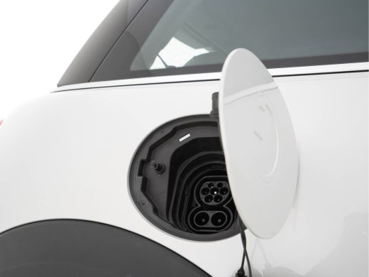 Mini Mini Electric Charged 33 kWh [ 3-Fase ] (INCL-BTW) *HEAD-UP | HARMAN/KARDON-AUDIO | LEATHER-ALCANTARA | MATRIX-... ActivLease financial lease