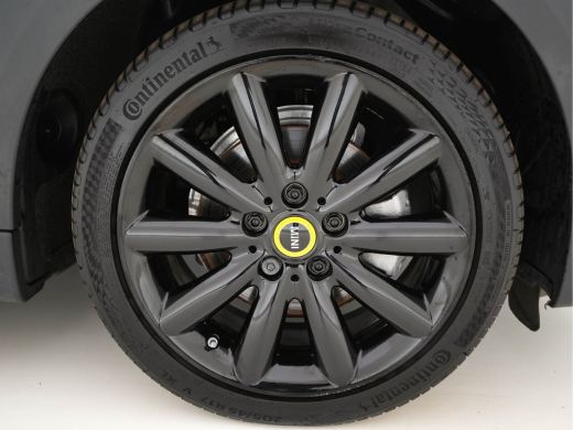 Mini Mini Electric Charged 33 kWh [ 3-Fase ] (INCL-BTW) *HEAD-UP | HARMAN/KARDON-AUDIO | LEATHER-ALCANTARA | MATRIX-... ActivLease financial lease