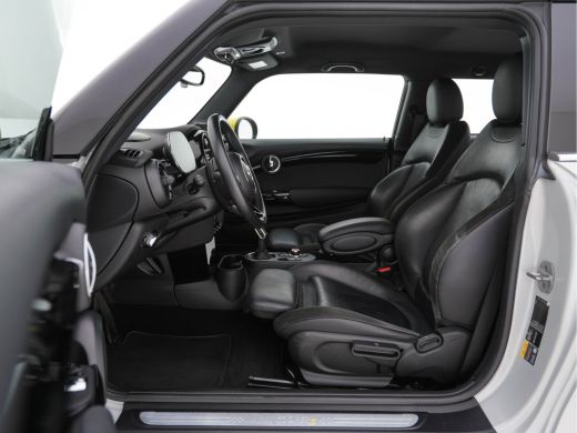 Mini Mini Electric Charged 33 kWh [ 3-Fase ] (INCL-BTW) *HEAD-UP | HARMAN/KARDON-AUDIO | LEATHER-ALCANTARA | MATRIX-... ActivLease financial lease