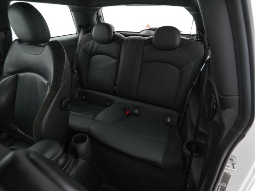Mini Mini Electric Charged 33 kWh [ 3-Fase ] (INCL-BTW) *HEAD-UP | HARMAN/KARDON-AUDIO | LEATHER-ALCANTARA | MATRIX-... ActivLease financial lease