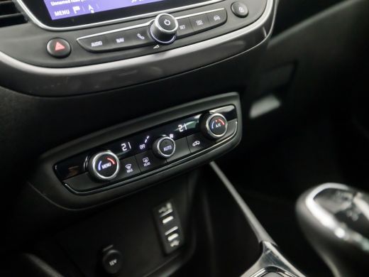 Opel Crossland X 1.2 Turbo Innovation (APPLE CARPLAY, GROOT NAVI, 360 CAMERA, CLIMATE, LEDER, SPORTSTOELEN, GETINT... ActivLease financial lease