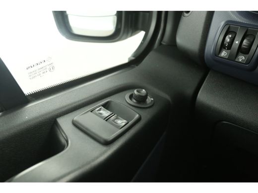 Opel Vivaro 1.6 CDTI L2H1 Airco Cruise Navi PDC 3 Persoons LED Imperiaal Elektrpakket Trekhaak ActivLease financial lease