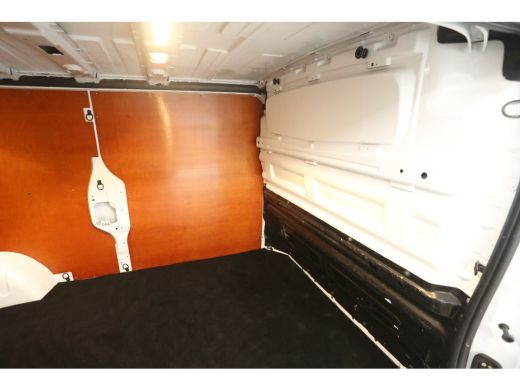 Opel Vivaro 1.6 CDTI L2H1 Airco Cruise Navi PDC 3 Persoons LED Imperiaal Elektrpakket Trekhaak ActivLease financial lease