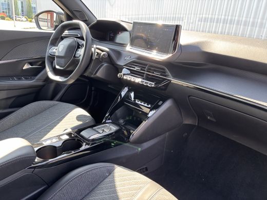 Peugeot 2008 Peugeot 1.2 Hybrid 130PK Allure | Camera voor | Cruise control | DAB ontvanger ActivLease financial lease