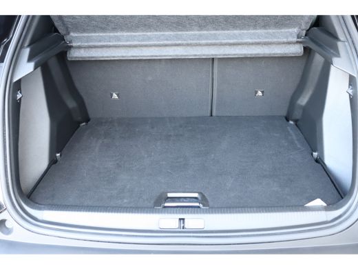 Peugeot 2008 1.2 PURETECH 130PK GT PACK AUTOMAAT / NAVI / LEDER / CLIMA / LED / PDC / 17" LMV / KEYLESS / 360°... ActivLease financial lease