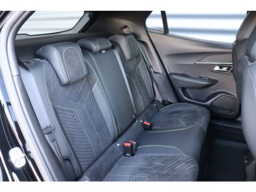 Peugeot 2008 1.2 PURETECH 130PK GT PACK AUTOMAAT / NAVI / LEDER / CLIMA / LED / PDC / 17" LMV / KEYLESS / 360°... ActivLease financial lease