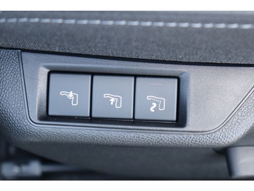 Peugeot 2008 1.2 PURETECH 130PK GT PACK AUTOMAAT / NAVI / LEDER / CLIMA / LED / PDC / 17" LMV / KEYLESS / 360°... ActivLease financial lease