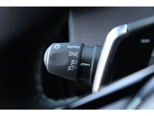Peugeot 2008 1.2 PURETECH 130PK GT PACK AUTOMAAT / NAVI / LEDER / CLIMA / LED / PDC / 17" LMV / KEYLESS / 360°... ActivLease financial lease