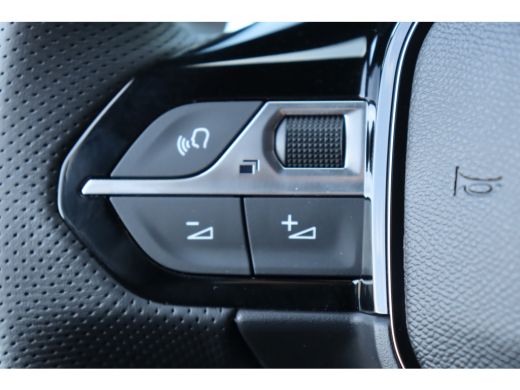 Peugeot 2008 1.2 PURETECH 130PK GT PACK AUTOMAAT / NAVI / LEDER / CLIMA / LED / PDC / 17" LMV / KEYLESS / 360°... ActivLease financial lease