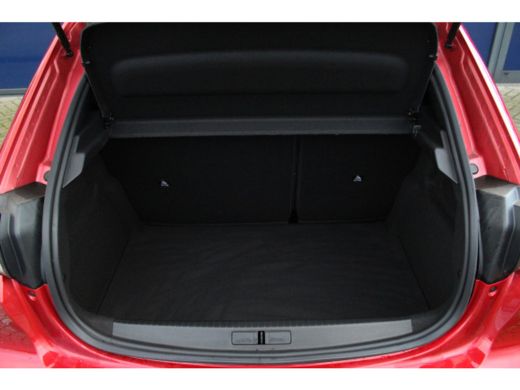 Peugeot 208 Peugeot Active | Carplay | Led | Dab | Cruise | PDC achter Peugeot 208 Active | Carplay | Led | D... ActivLease financial lease