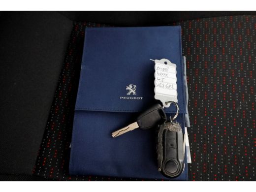 Peugeot Boxer 2.2 BlueHDi 120pk L2H2 Premium Airco/Camera 08-2020 ActivLease financial lease
