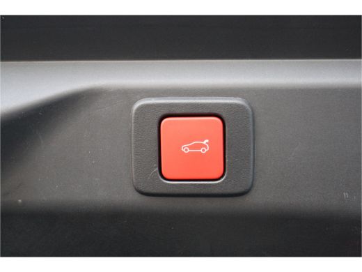 Peugeot E-3008 Peugeot 73KWH GT AVANTAGE 214PK / NAVI / LEDER / CLIMA / FULL-LED / 20" LMV / KEYLESS / WARMTEPOM... ActivLease financial lease