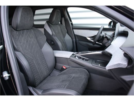 Peugeot E-3008 Peugeot 73KWH GT AVANTAGE 214PK / NAVI / LEDER / CLIMA / FULL-LED / 20" LMV / KEYLESS / WARMTEPOM... ActivLease financial lease