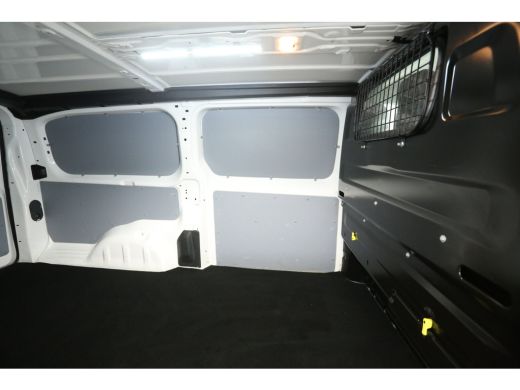 Peugeot Expert 2.0 BlueHDI L3H1 Automaat Airco Cruise LED 360Camera Carplay 3 Persoons PDC Stoelverwarming ActivLease financial lease