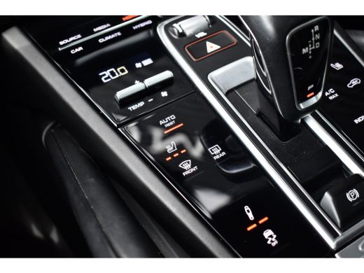 Porsche Cayenne Coupé 3.0 E-Hybrid 462pk | Panoramadak | ACC | Matrix PDLS+ | Bose | 22'' Velgen | 360 Camera | Trekhaak | ActivLease financial lease