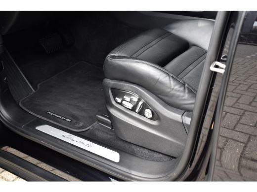 Porsche Cayenne Coupé 3.0 E-Hybrid 462pk | Panoramadak | ACC | Matrix PDLS+ | Bose | 22'' Velgen | 360 Camera | Trekhaak | ActivLease financial lease