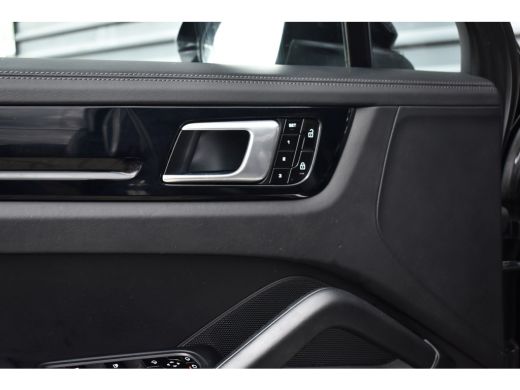 Porsche Cayenne Coupé 3.0 E-Hybrid 462pk | Panoramadak | ACC | Matrix PDLS+ | Bose | 22'' Velgen | 360 Camera | Trekhaak | ActivLease financial lease