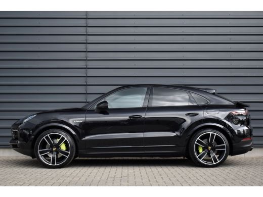 Porsche Cayenne Coupé 3.0 E-Hybrid 462pk | Panoramadak | ACC | Matrix PDLS+ | Bose | 22'' Velgen | 360 Camera | Trekhaak | ActivLease financial lease