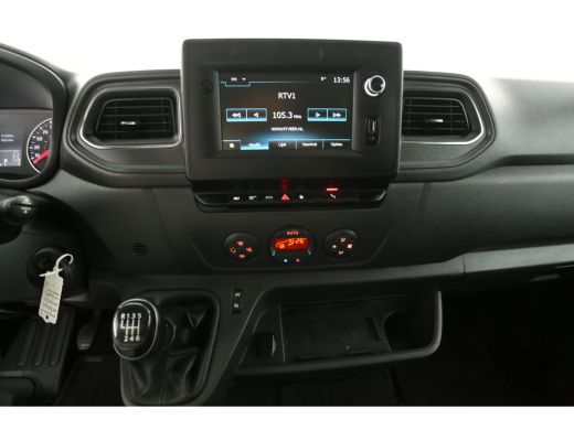 Renault Master T33 2.3 dCi L2H2 150PK Airco Camera Cruise 2xSchuifdeur LED PDC 3 Persoons Elektrpakket Trekhaak ActivLease financial lease