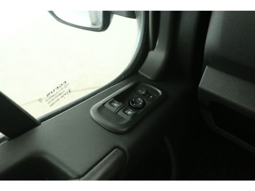 Renault Master T33 2.3 dCi L2H2 150PK Airco Camera Cruise 2xSchuifdeur LED PDC 3 Persoons Elektrpakket Trekhaak ActivLease financial lease