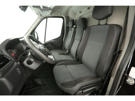 Renault Master T33 2.3 dCi L2H2 150PK Airco Camera Cruise 2xSchuifdeur LED PDC 3 Persoons Elektrpakket Trekhaak ActivLease financial lease