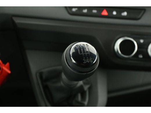 Renault Master T35 2.0 dCi Advanced L2H2 | NIEUW | BPM VRIJ |  Airco LED Cruise Camera Carplay Navi 3 Persoons PDC ActivLease financial lease