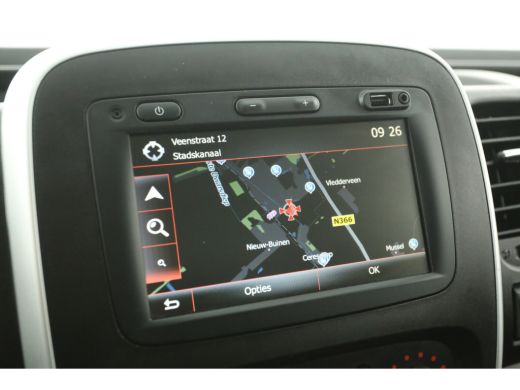 Renault Trafic 1.6 dCi L2H1 Glasresteel Airco Cruise Navi Glasauto 3 Persoons Elektrpakket Imperiaal Trekhaak ActivLease financial lease