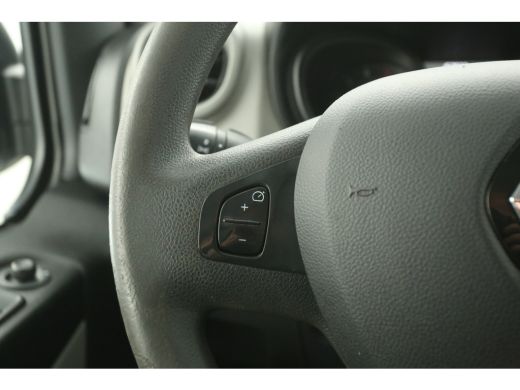 Renault Trafic 1.6 dCi L2H1 Glasresteel Airco Cruise Navi Glasauto 3 Persoons Elektrpakket Imperiaal Trekhaak ActivLease financial lease