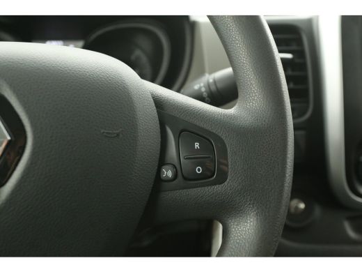 Renault Trafic 1.6 dCi L2H1 Glasresteel Airco Cruise Navi Glasauto 3 Persoons Elektrpakket Imperiaal Trekhaak ActivLease financial lease