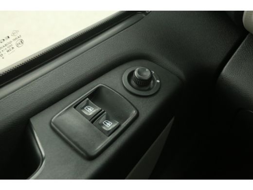 Renault Trafic 1.6 dCi L2H1 Glasresteel Airco Cruise Navi Glasauto 3 Persoons Elektrpakket Imperiaal Trekhaak ActivLease financial lease