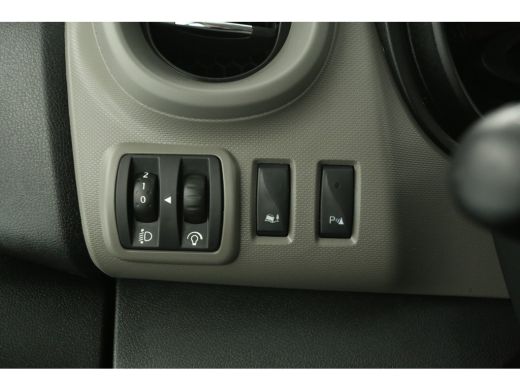 Renault Trafic 1.6 dCi L2H1 Glasresteel Airco Cruise Navi Glasauto 3 Persoons Elektrpakket Imperiaal Trekhaak ActivLease financial lease