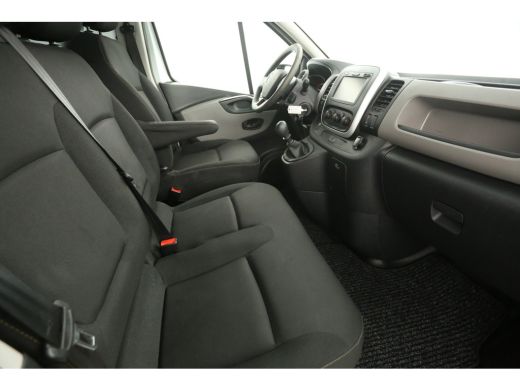 Renault Trafic 1.6 dCi L2H1 Glasresteel Airco Cruise Navi Glasauto 3 Persoons Elektrpakket Imperiaal Trekhaak ActivLease financial lease